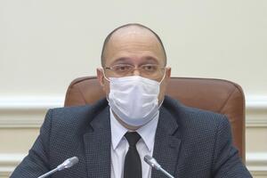 Шмигаль: Зарплати медпрацівникам мають бути виплачені вчасно