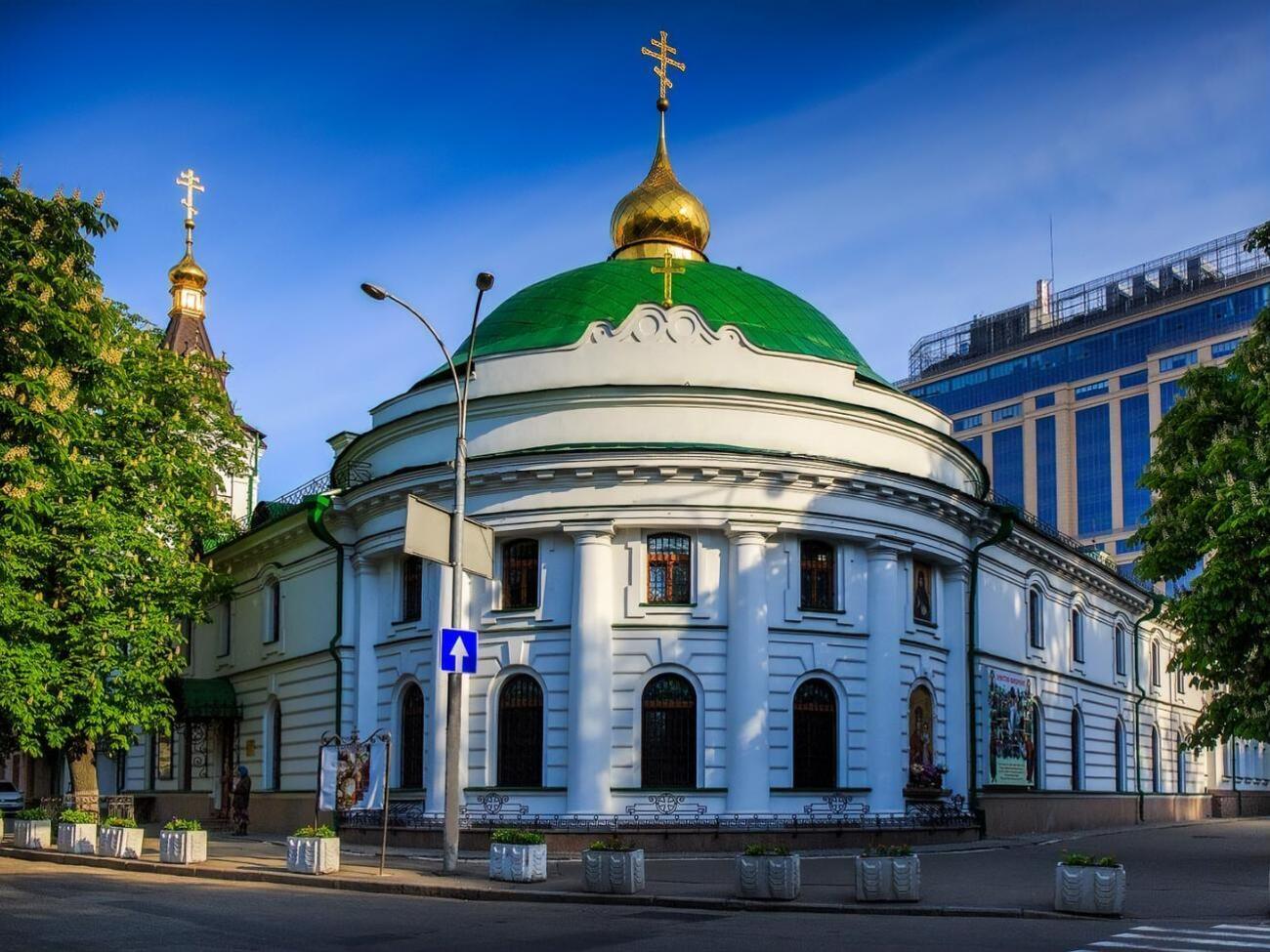 Прихожане приходили в храм для участия в богослужении