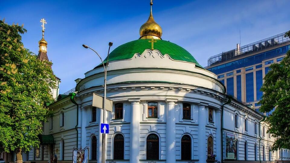 Прихожане приходили в храм для участия в богослужении