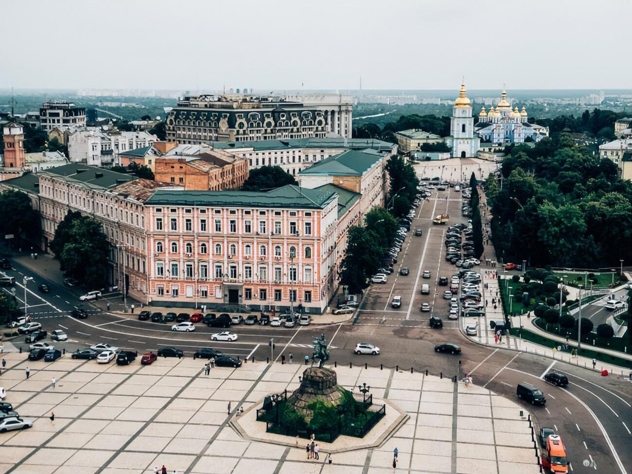Серед нових випадків COVID-19 у Києві чотири медики
