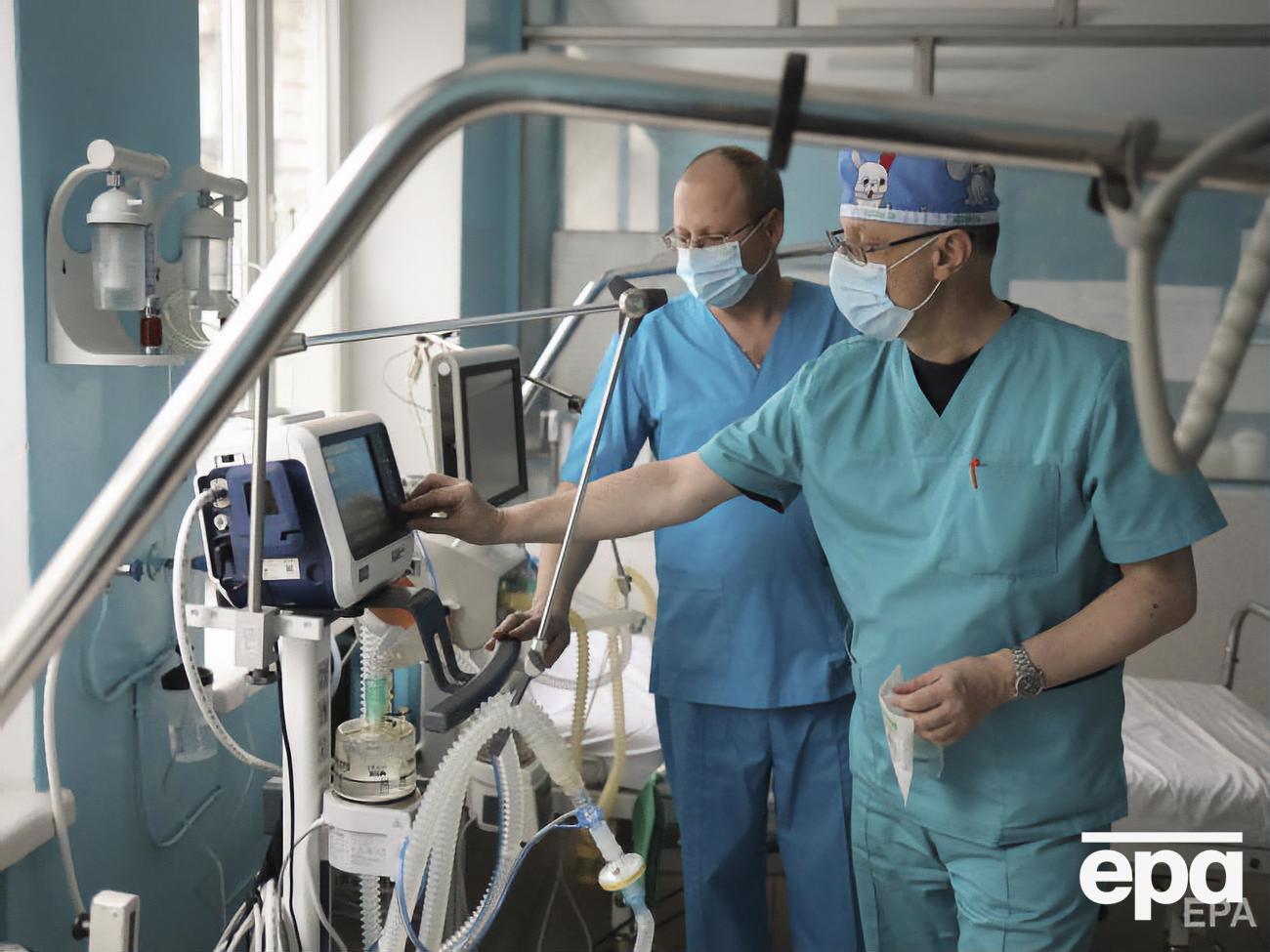 В Україні понад 5,4 тис. захворіло на COVID-19, кожен п'ятий із них &ndash; медик