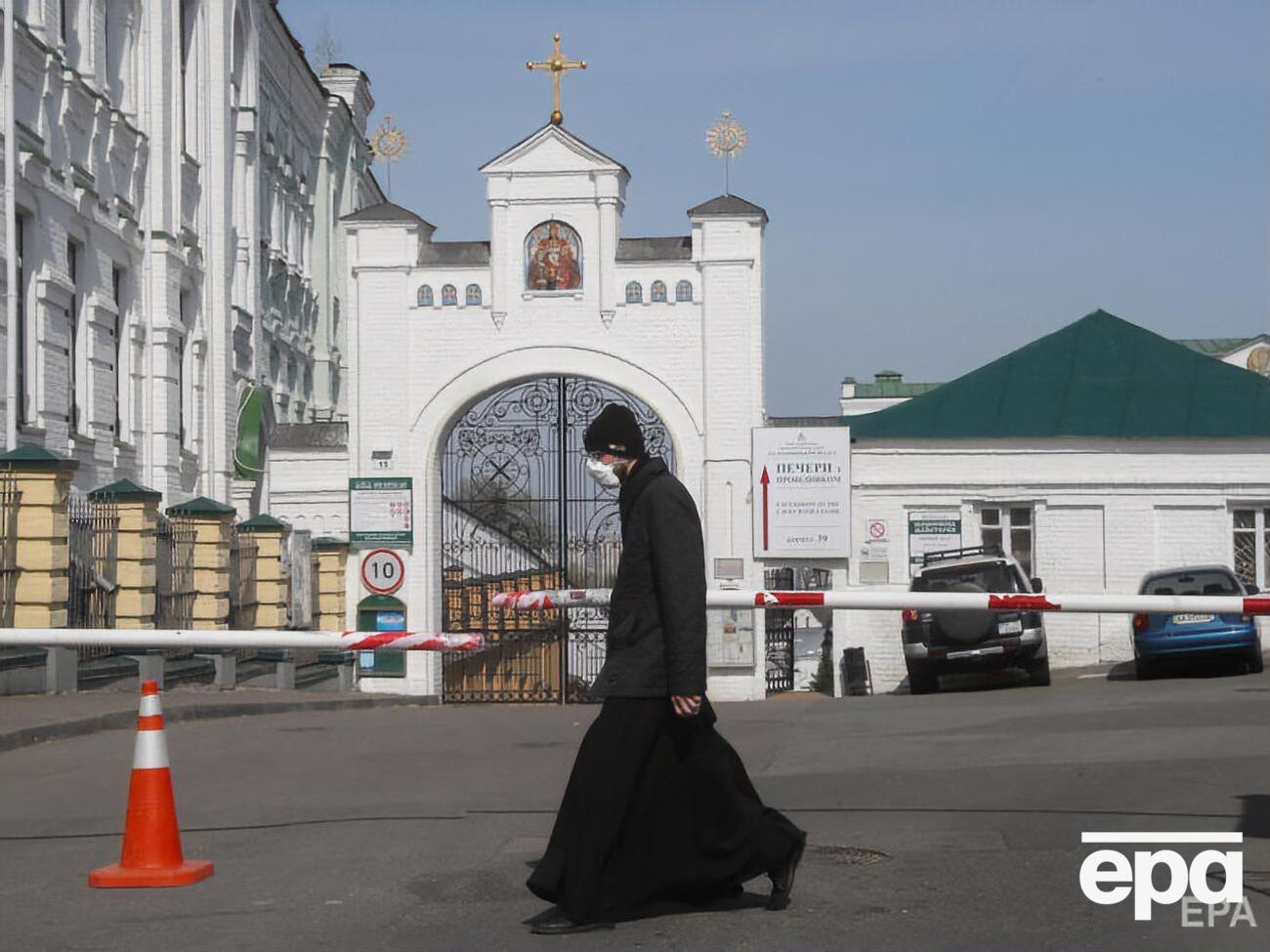 Церковні служби називають одним із джерел поширення інфекції