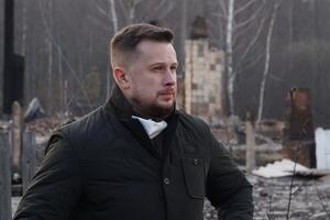 Билецкий показал кадры уничтоженных пожарами домов в Житомирской области