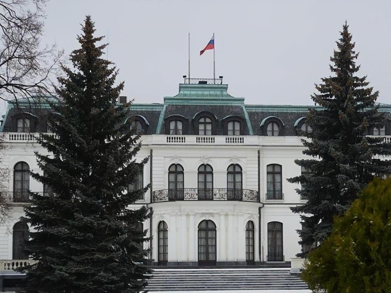 У посольстві РФ назвали ситуацію технічною