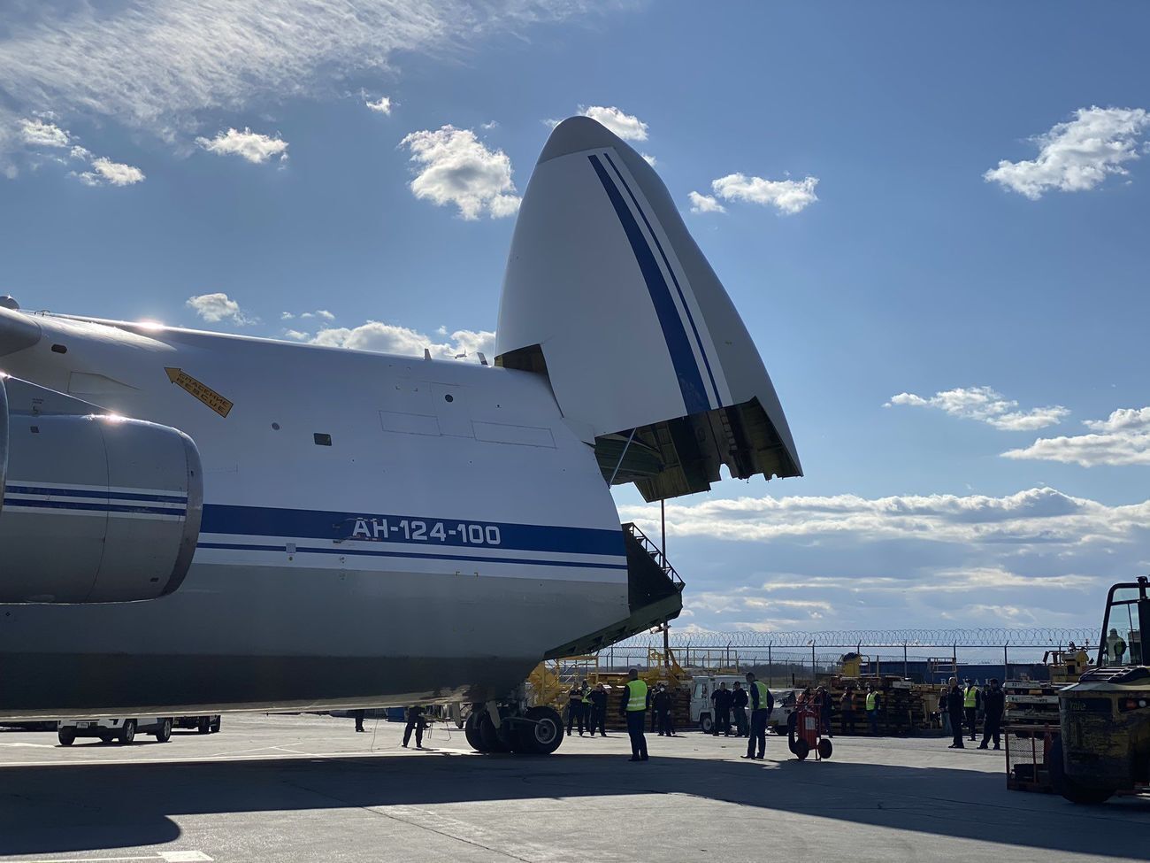 Российское оборудование доставили в США на самолете Ан-124 "Руслан"