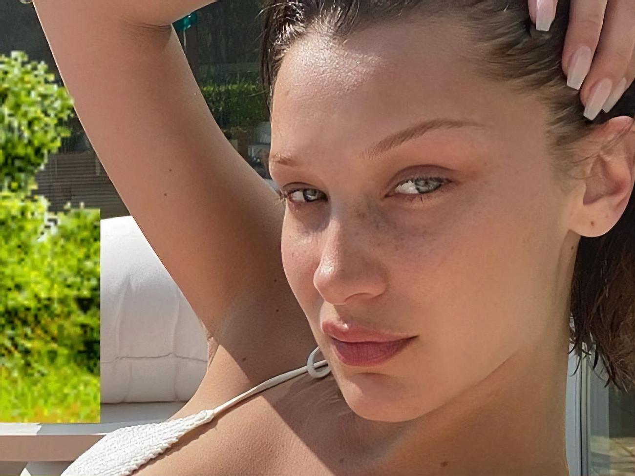 Хадід улаштувала фотосесію у стилі ню