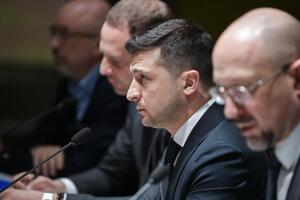 Зеленский посоветовал нардепам "Слуги народа" подождать результатов работы правоохранителей по делу Ермака, рассказала Янченко
