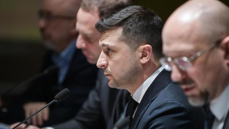 Зеленский посоветовал нардепам "Слуги народа" подождать результатов работы правоохранителей по делу Ермака, рассказала Янченко