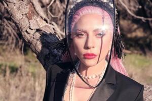 Леди Гага приняла участие в марафоне против COVID-19