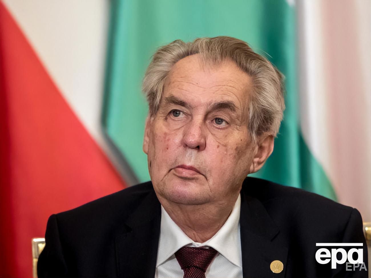Земан запропонував чехам відпочивати на батьківщині