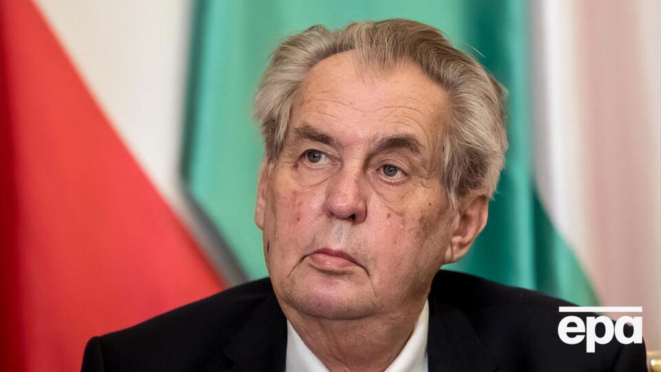 Земан запропонував чехам відпочивати на батьківщині