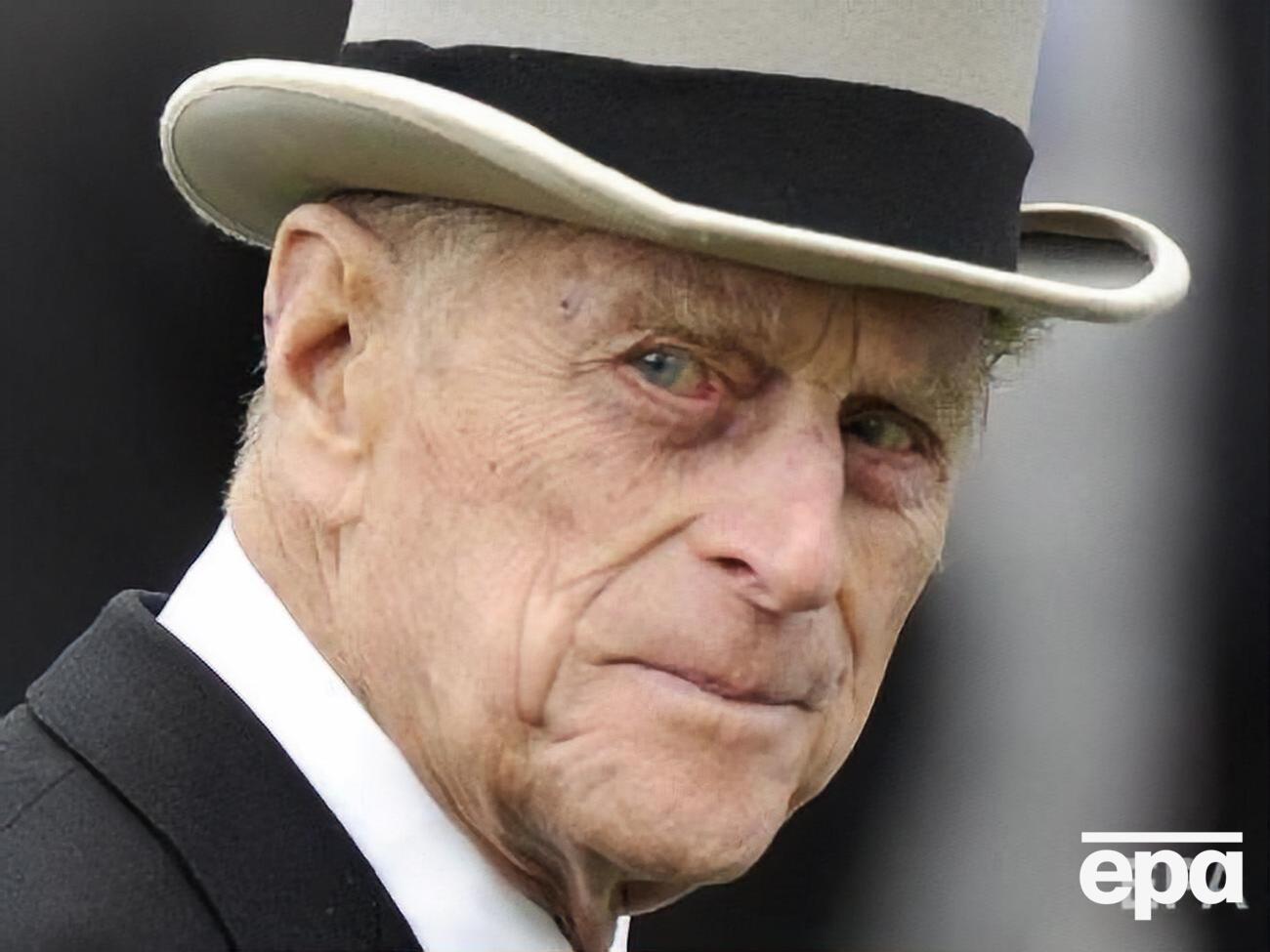 З 19 березня герцог Единбурзький разом із дружиною, королевою Єлизаветою II перебувають в ізоляції у Віндзорському замку