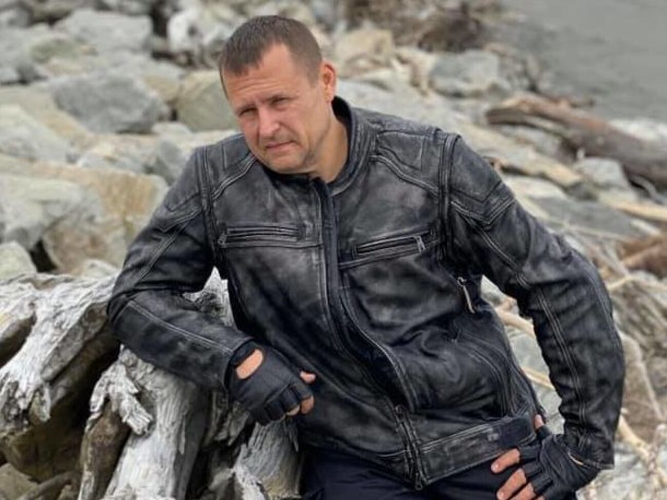 Если вы все-таки православные, то вместо того, чтобы упиваться водкой на могилах родственников, лучше помогите продуктами неимущим