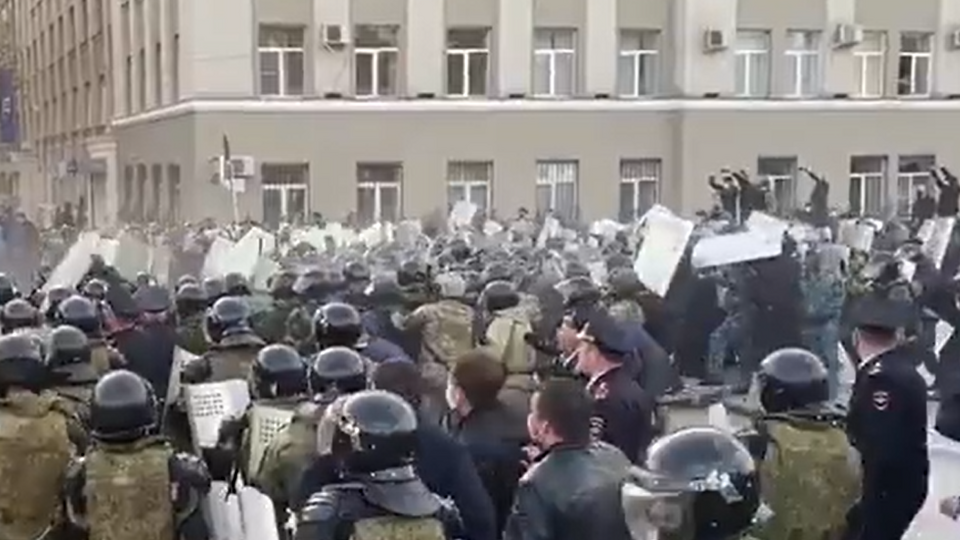 Во Владикавказе произошли стычки местных жителей с полицией