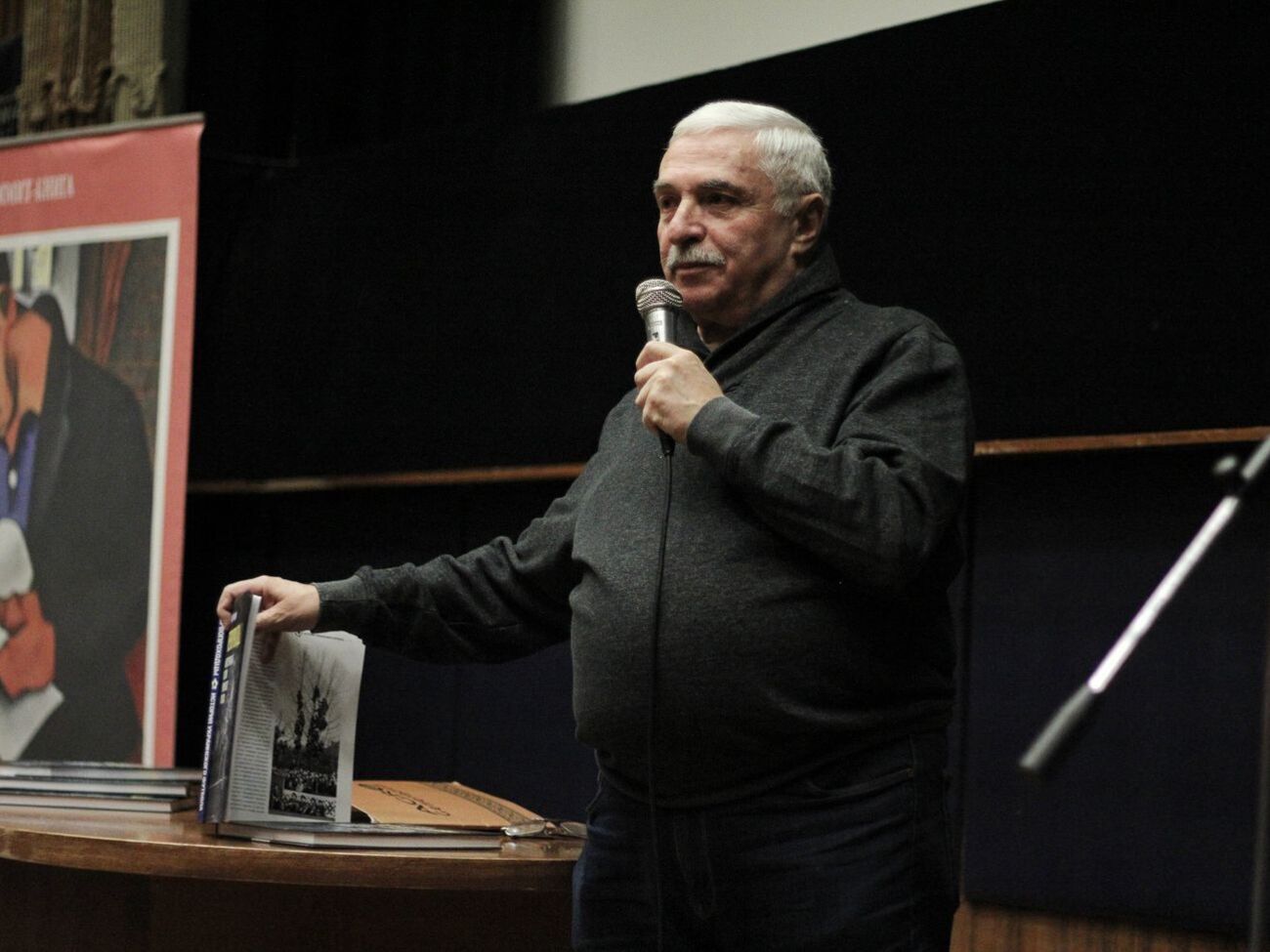 Меньшов хотел сам сыграть Гошу в "Москва слезам не верит"