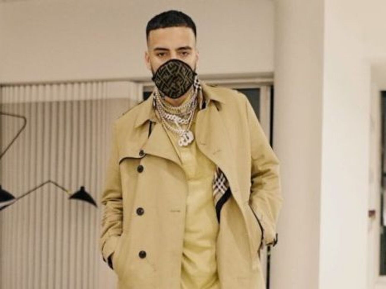 French Montana в ролику постав у масці