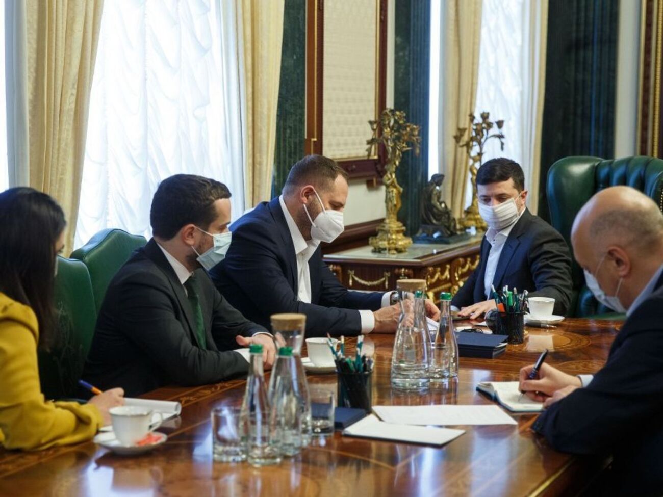 На нараді за участю президента розглядали можливості пом'якшення карантину