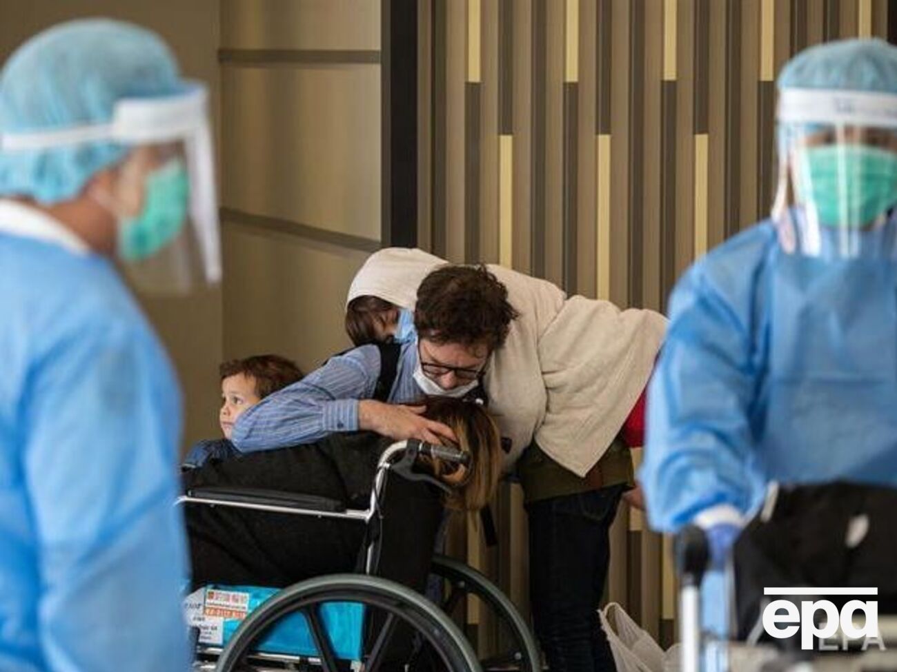 В Китае заболели COVID-19 более 82 тыс. человек, 4635 умерли