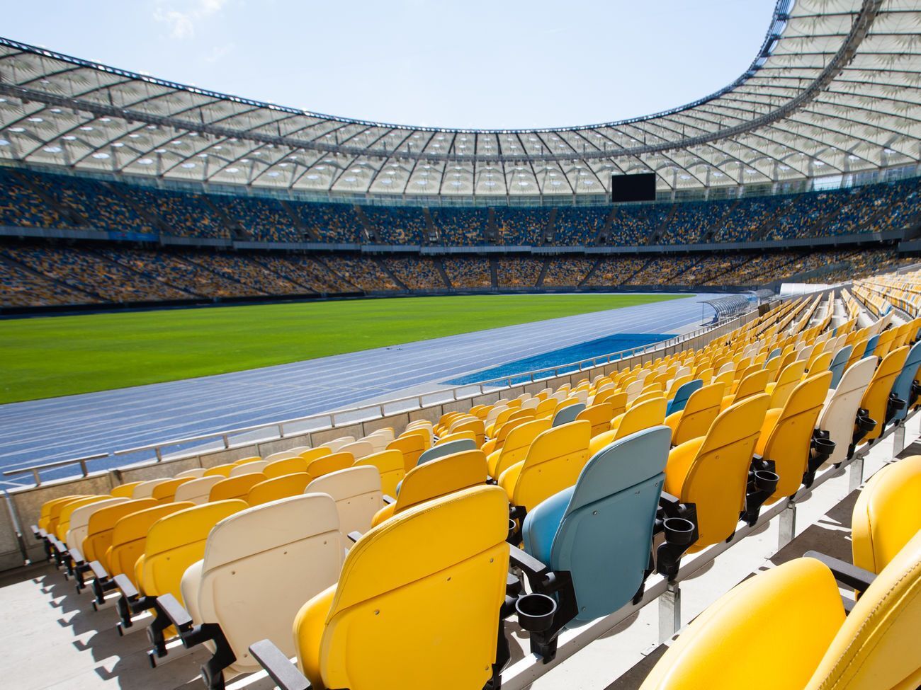 Через&nbsp;COVID-19 у Європі зупинили&nbsp;єврокубкові турніри і всі національні чемпіонати, за винятком білоруського