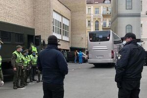 Українців привезли на обсервацію в "Козацький" 30 березня