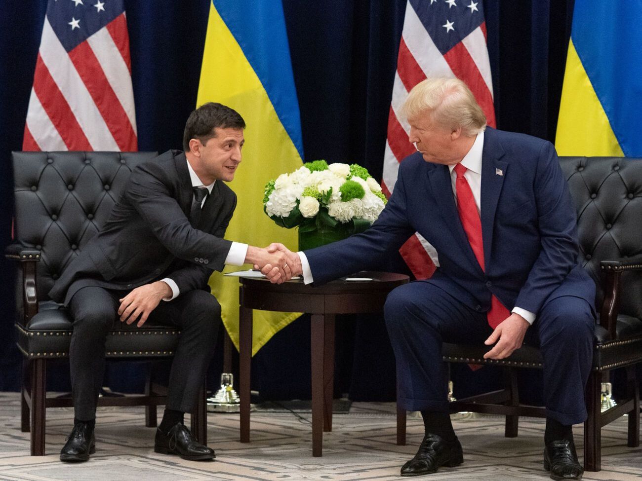 Зеленський пожартував, що через імпічмент Трампу Україна стала дуже відомою країною у США