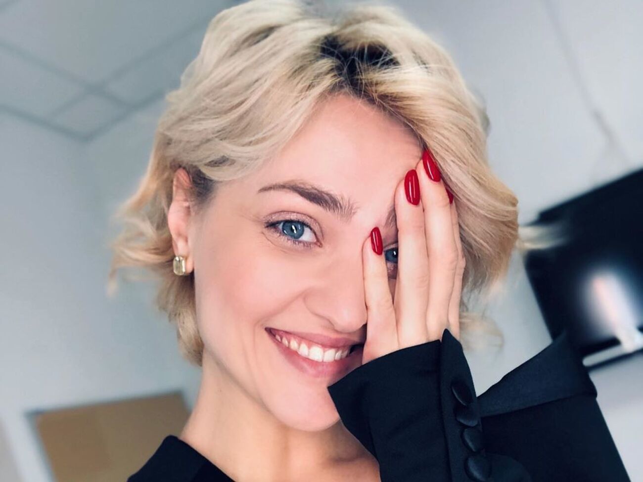 Кекелия показала фото в оригинале и с применением фильтра