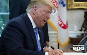 Трамп подписал указ, "чтобы помочь безработным американцам"