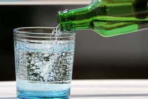 До другої половини XVIII століття людство не знало, як штучно насичувати воду CO2