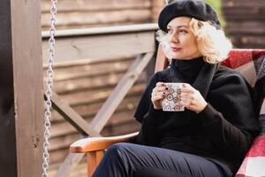 До назначения омбудсменом Монахова была заведующей кафедрой журналистики Черноморского национального университета имени Петра Могилы