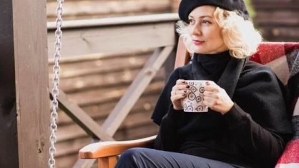 До призначення омбудсменом Монахова була завідувачкою кафедри журналістики Чорноморського національного університету імені Петра Могили