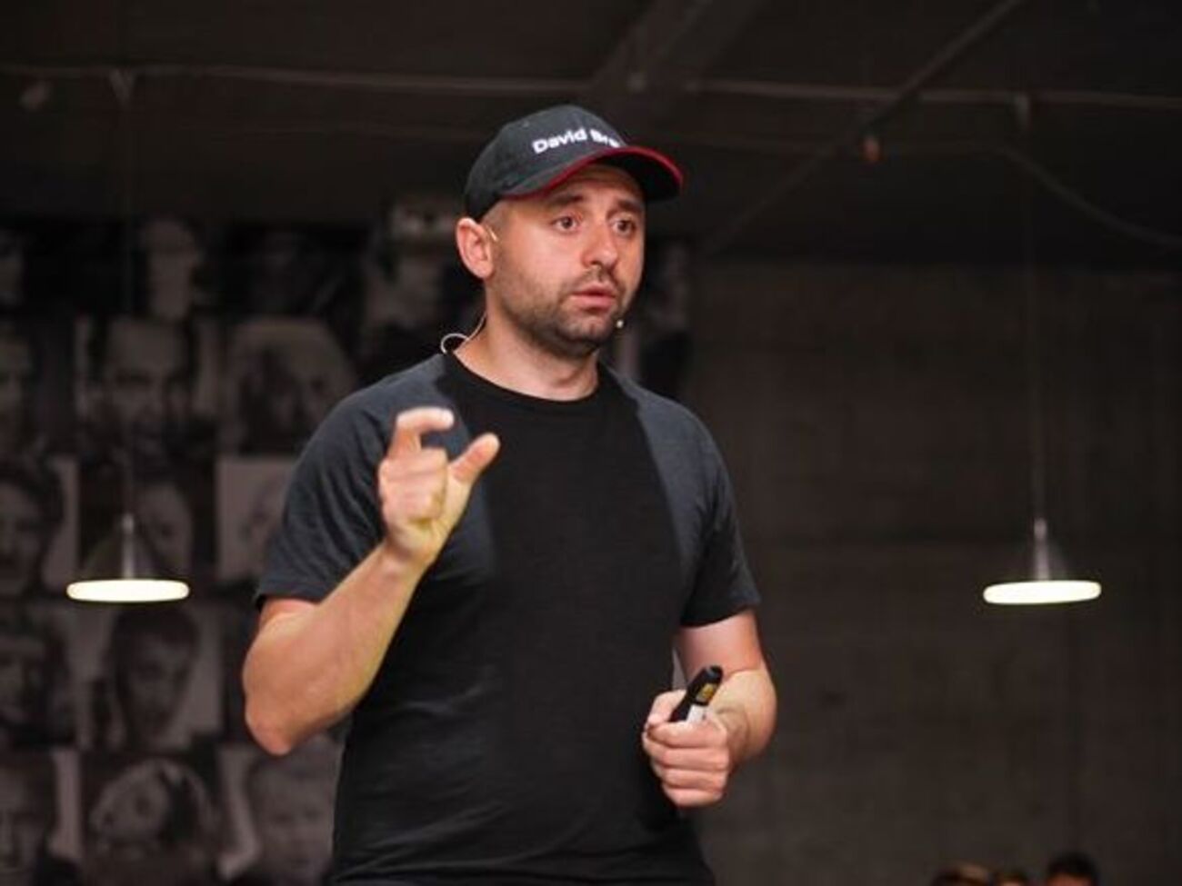 Арахамия:&nbsp;Подождите, а то вы сейчас поломаете каблук