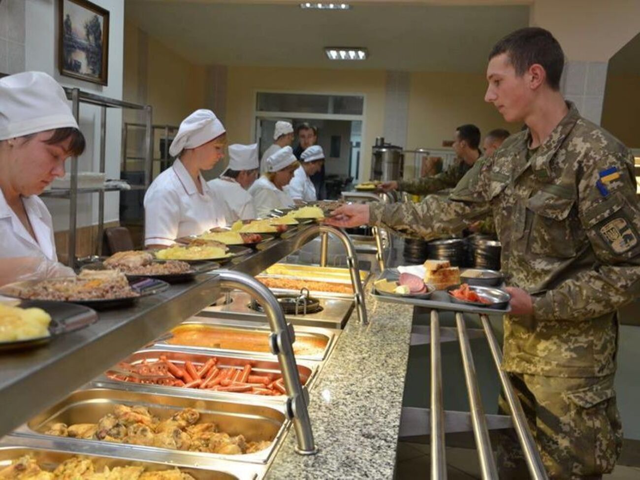 Почти 40 тонн продуктов для военных ООС&nbsp;имели исчерпанные сроки хранения и были испорчены