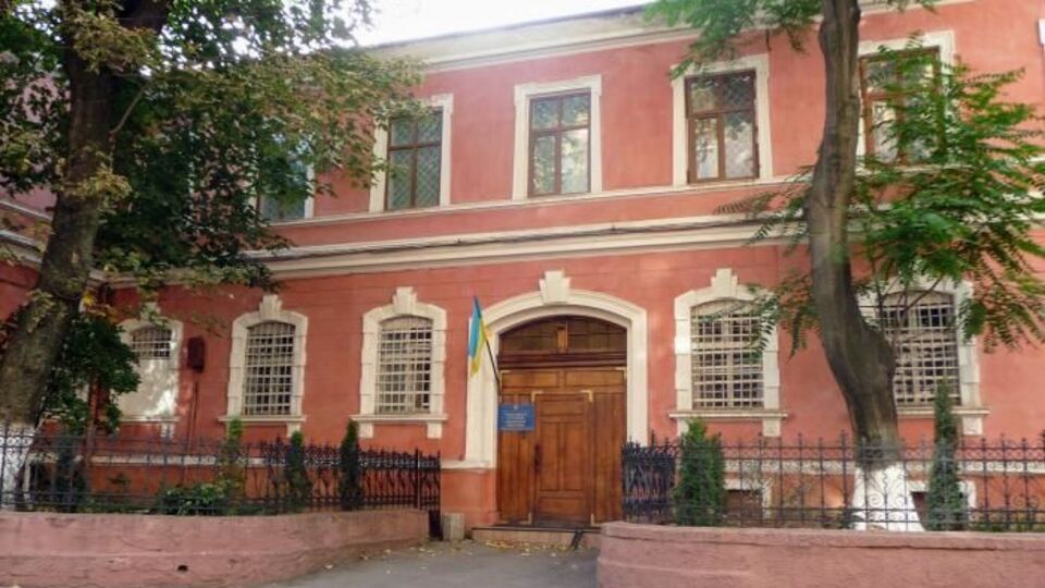 За даними ЗМІ, співробітники ізолятора почали писати рапорти на звільнення