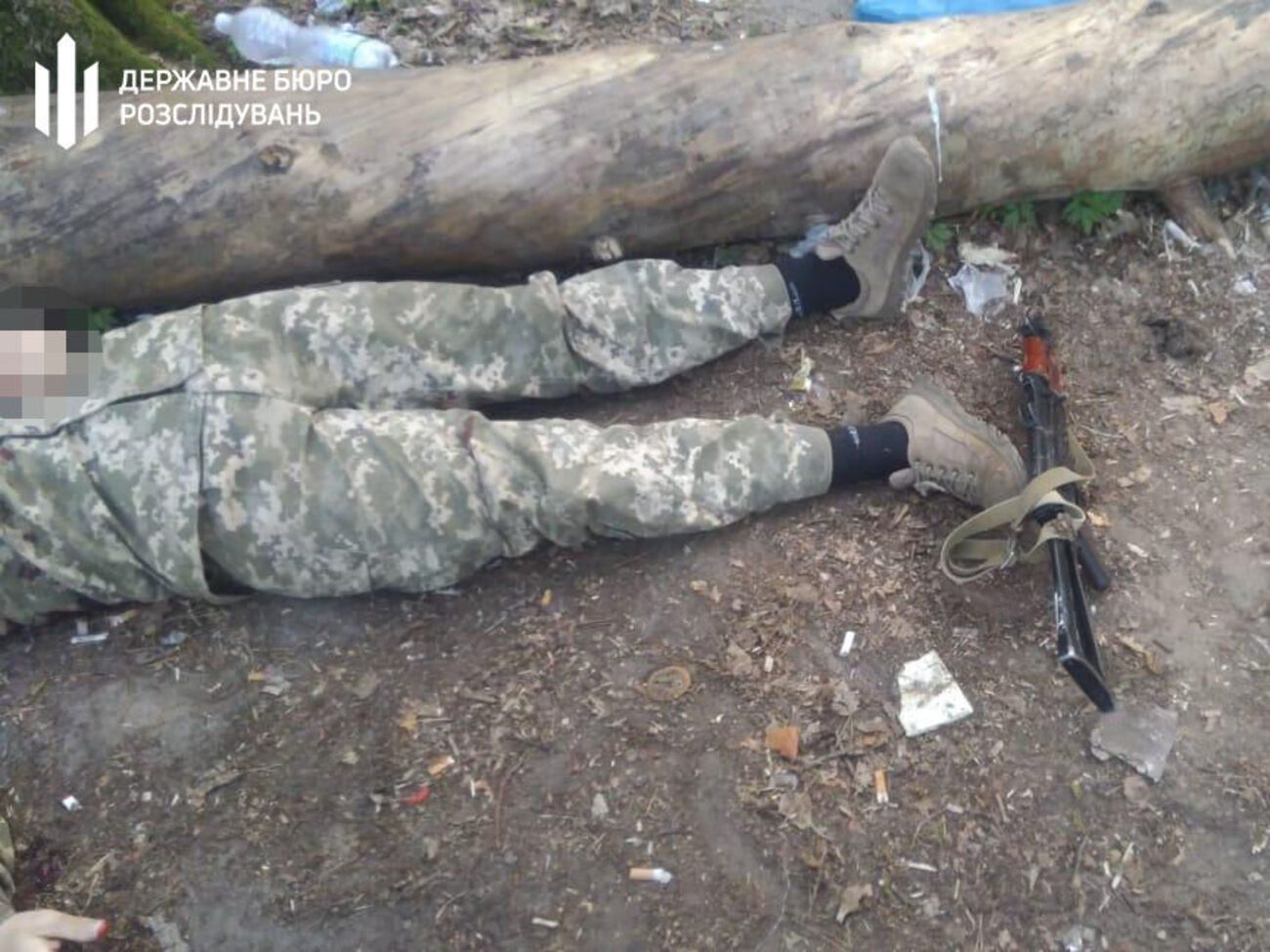 За даними ЗМІ, загиблому було 20 років, він був курсантом четвертого курсу Національної академії сухопутних військ імені Сагайдачного