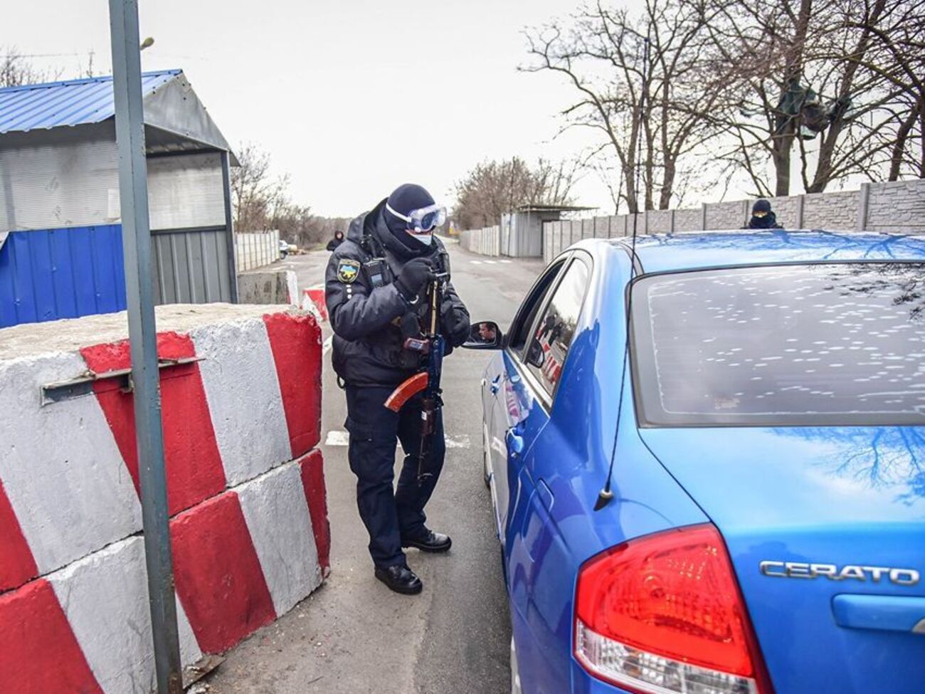 Полиция сообщила о семи блокпостах в трех населенных пунктах