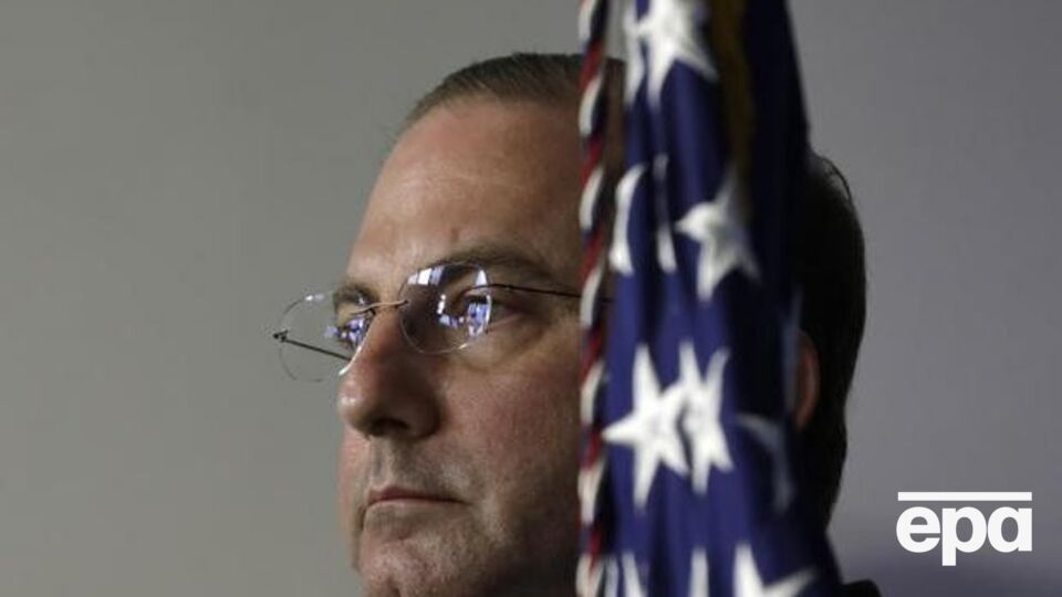 Азар возглавляет минздрав США с января 2018 года