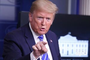 Трамп обвинил журналистов во враждебности