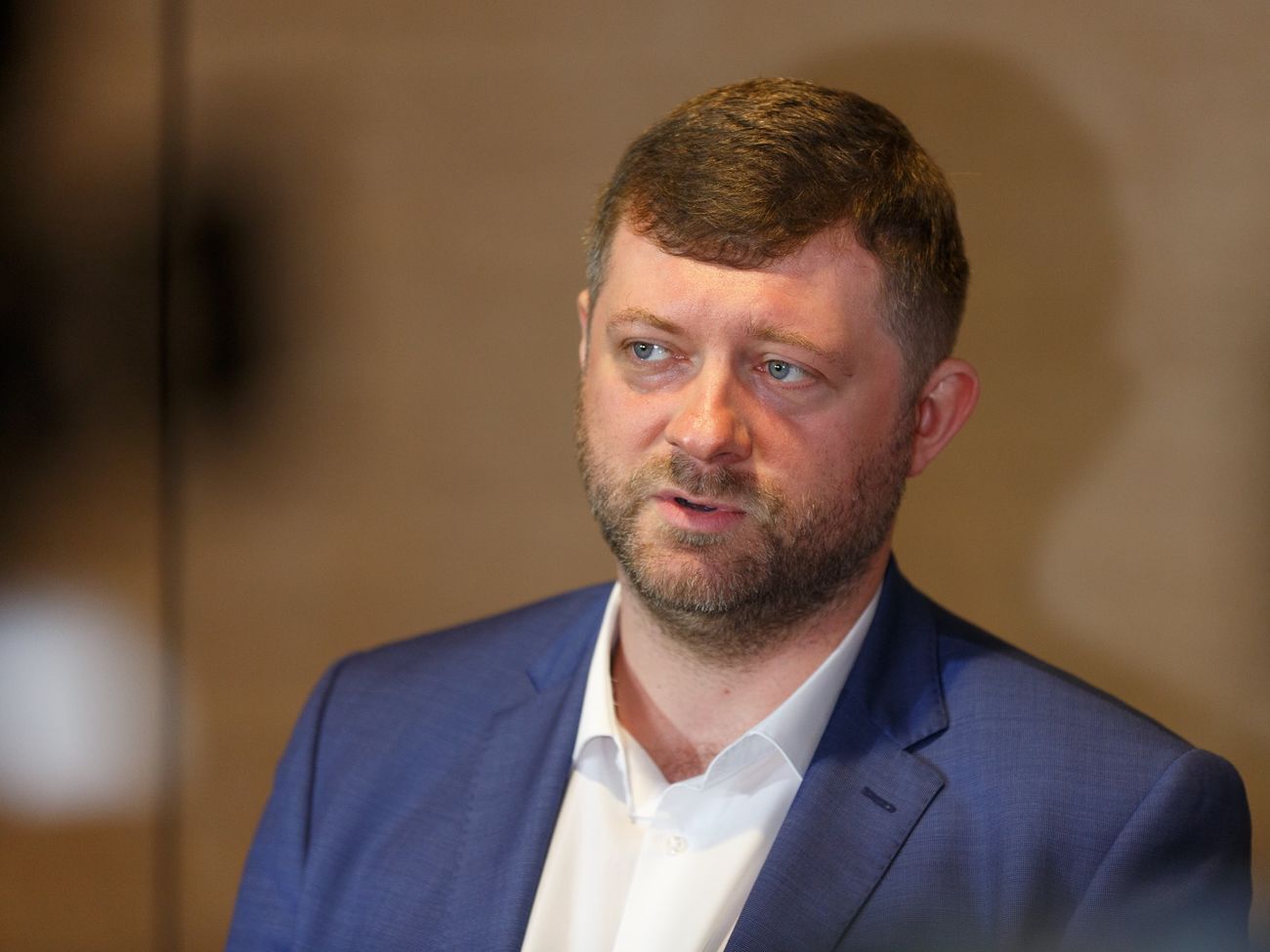 Корниенко считает, что государственную службу необходимо реформировать