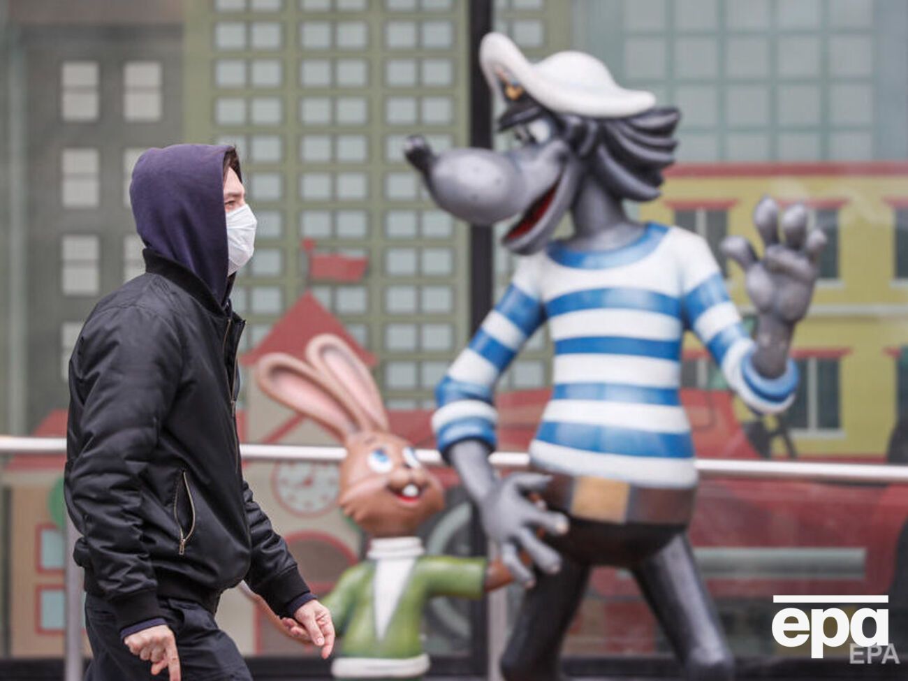 Российский академик прогнозирует, что эпидемия COVID-19 продлится столько же, сколько вспышки SARS и MERS