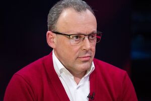 Спивак: Четыре года братья Суркисы ведут отчаянную борьбу с государственным рэкетом