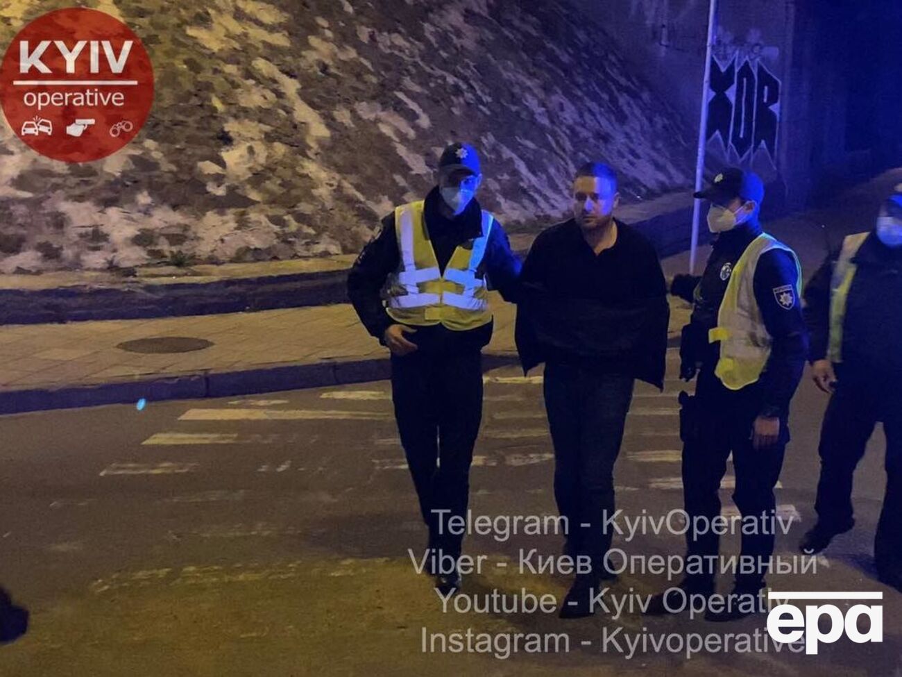 Слончака отвезли в изолятор временного содержания