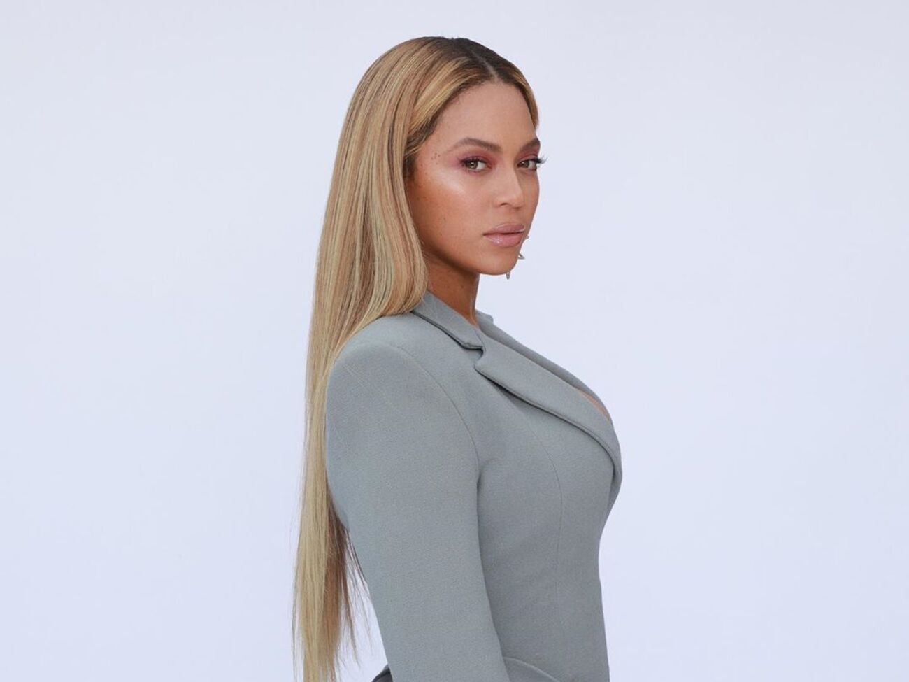 Бейонсе:&nbsp;Это беспрецедентные времена, и нам понадобятся наши коллективные усилия, чтобы изменить ситуацию