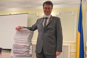 Комітет, який очолює Гетманцев, завершив розгляд поправок 27 квітня
