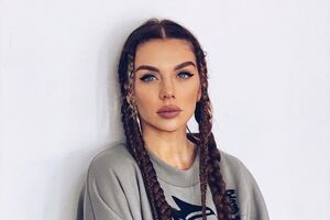 Седокова: На протяжении 15 лет мне тыкают в лицо то, что я не замужем и разводилась