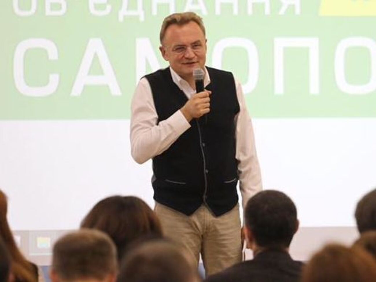 Садовий: Шановні медики, ви &ndash; наші герої. Ми вас любимо і шануємо!
