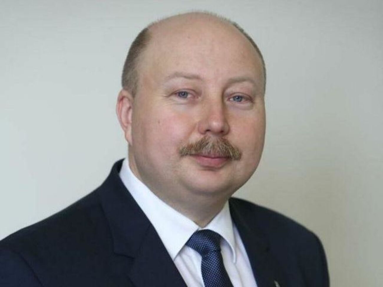 Немчинов: Реформа системы оплаты труда позволит максимальную сумму заложить в должностной оклад