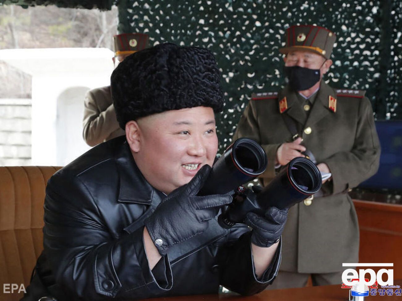 Последний раз лидер КНДР 36-летний Ким Чен Ын появлялся на публике 11 апреля, после СМИ по всему миру наводнили слухи о резком ухудшении его здоровья, вплоть до летального исхода