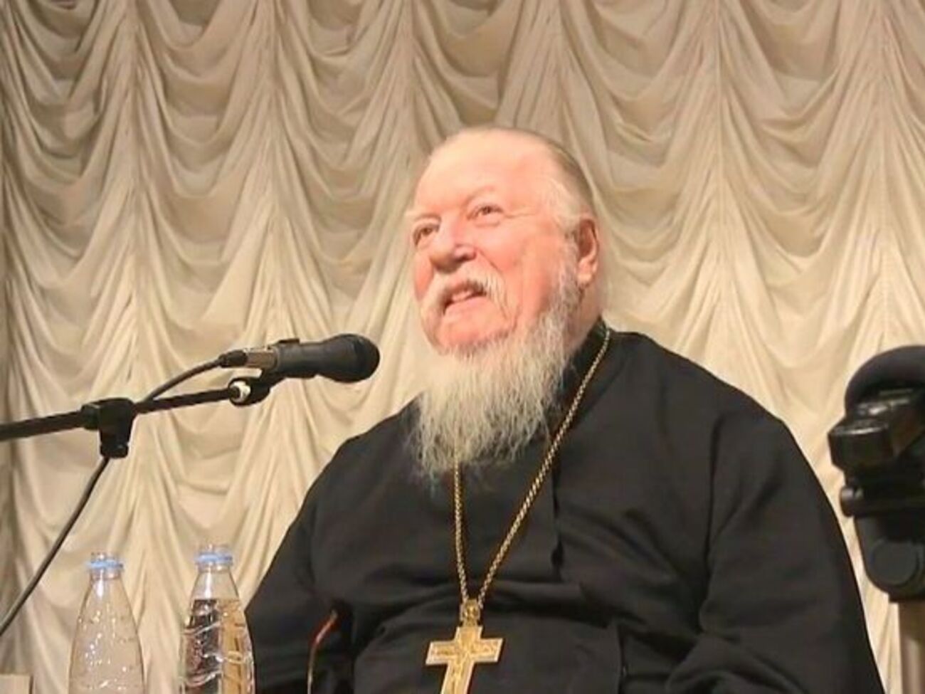 Смирнов запевняє, що світовий істеблішмент прагне до того, щоб у світі залишився один мільярд людей