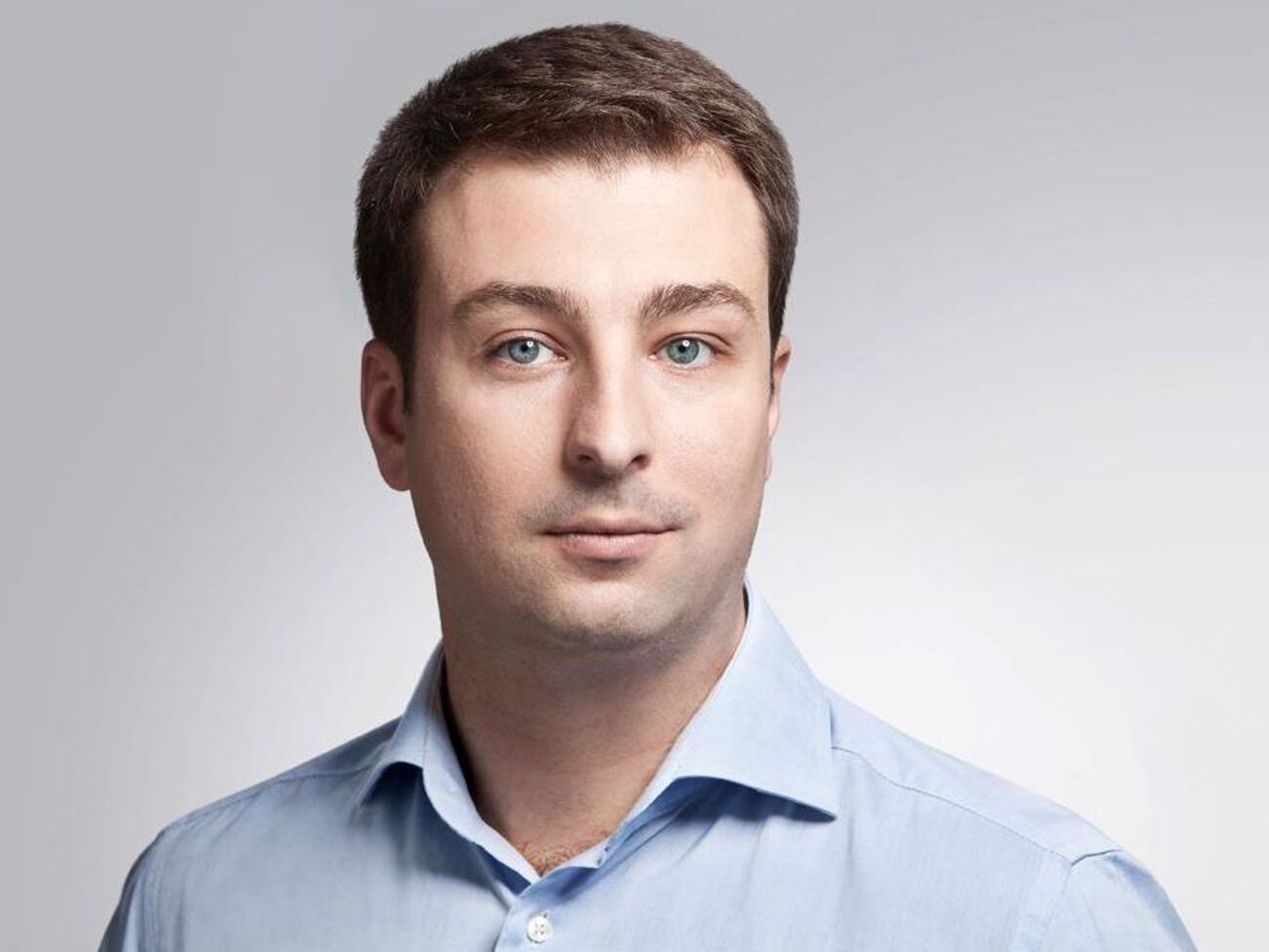 Тысячи бизнесов закрылись – люди сидят без работы. А "слуги народа" ходят в кабак депутата Тищенко, который работает без проблем. Г…ндоны