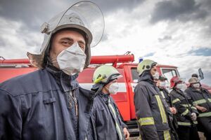 Пожежники продовжують гасити окремі осередки тління торфовищ у Київській області